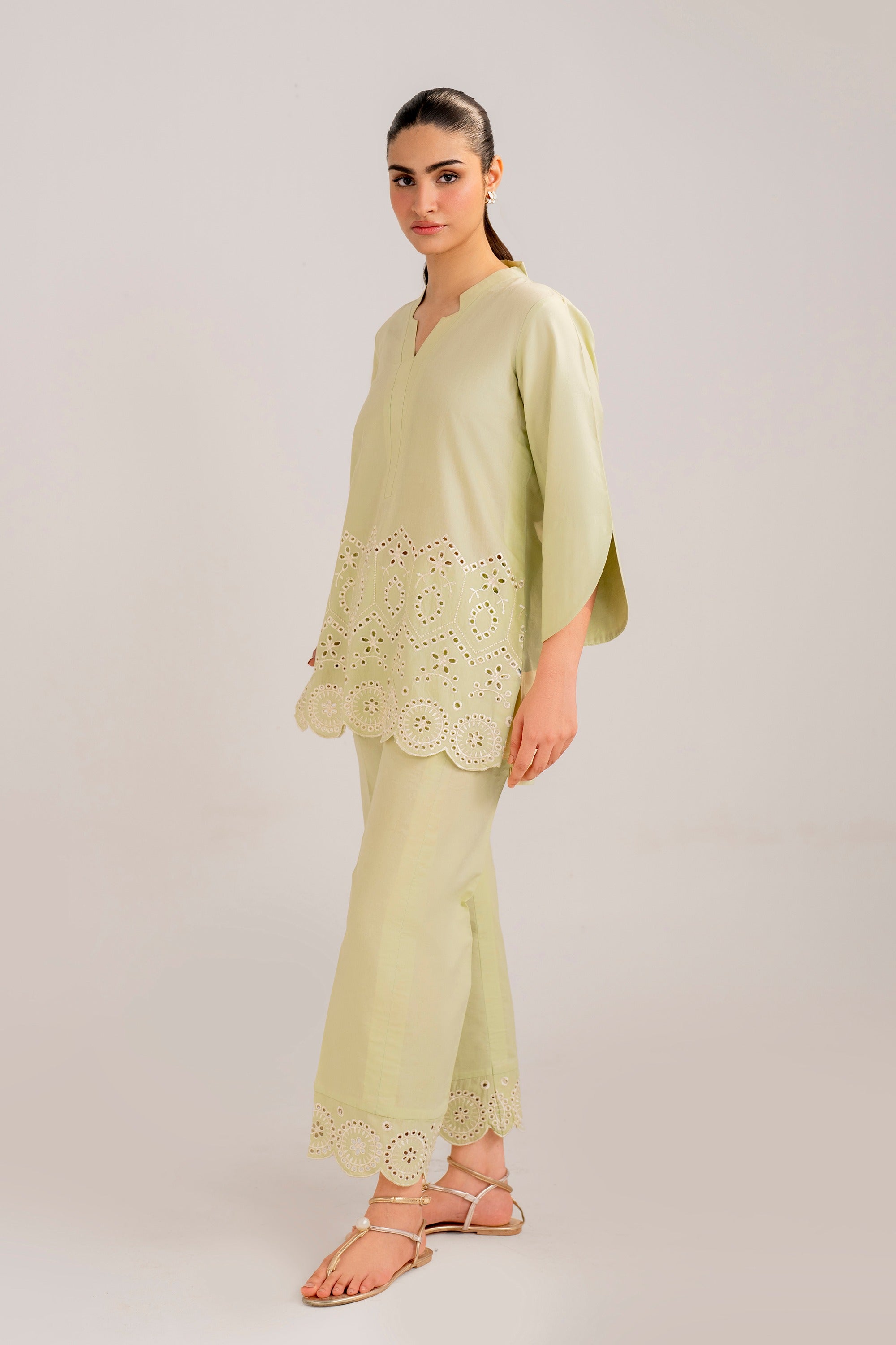 Hana | Vogue 24 |   Spark