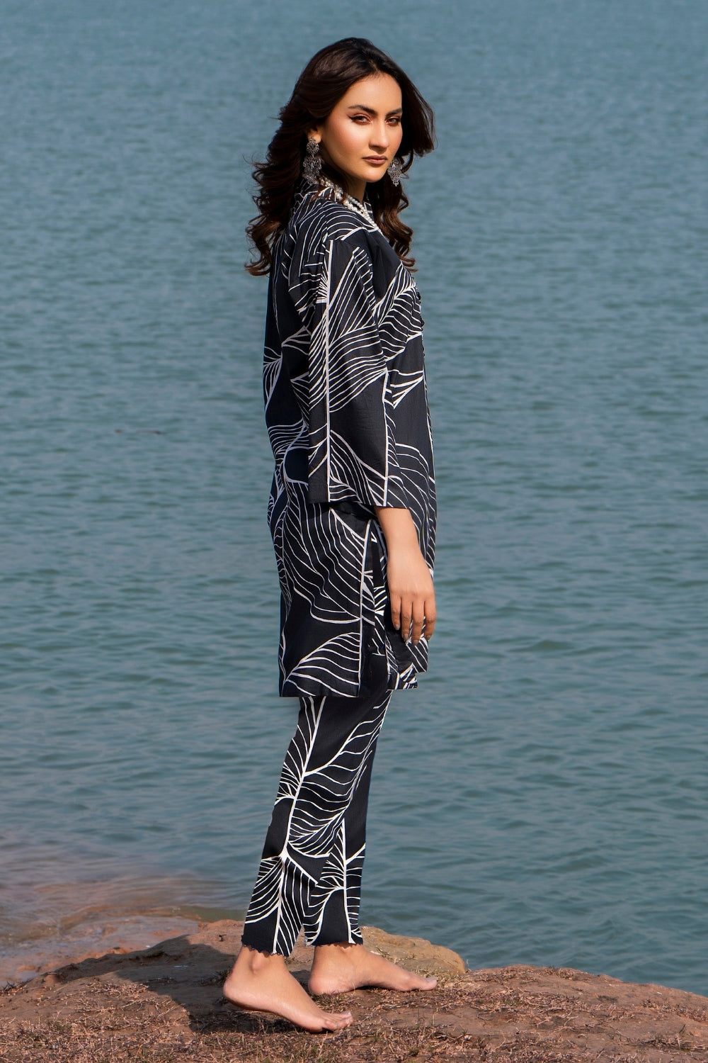 Ittehad | Embroidered Lawn | I-33