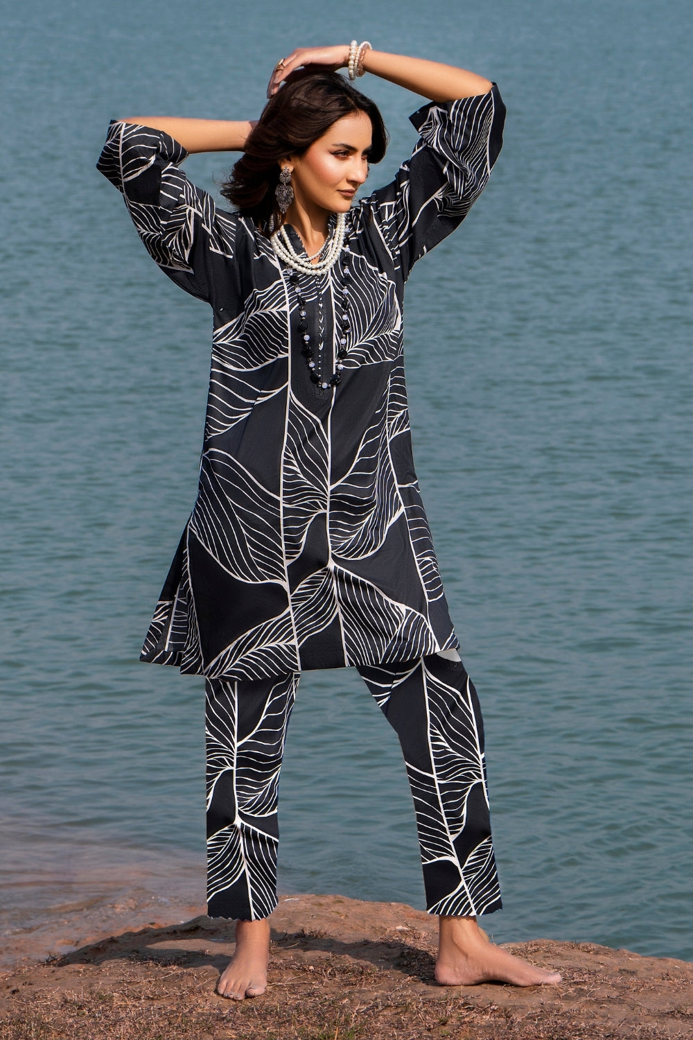 Ittehad | Embroidered Lawn | I-33