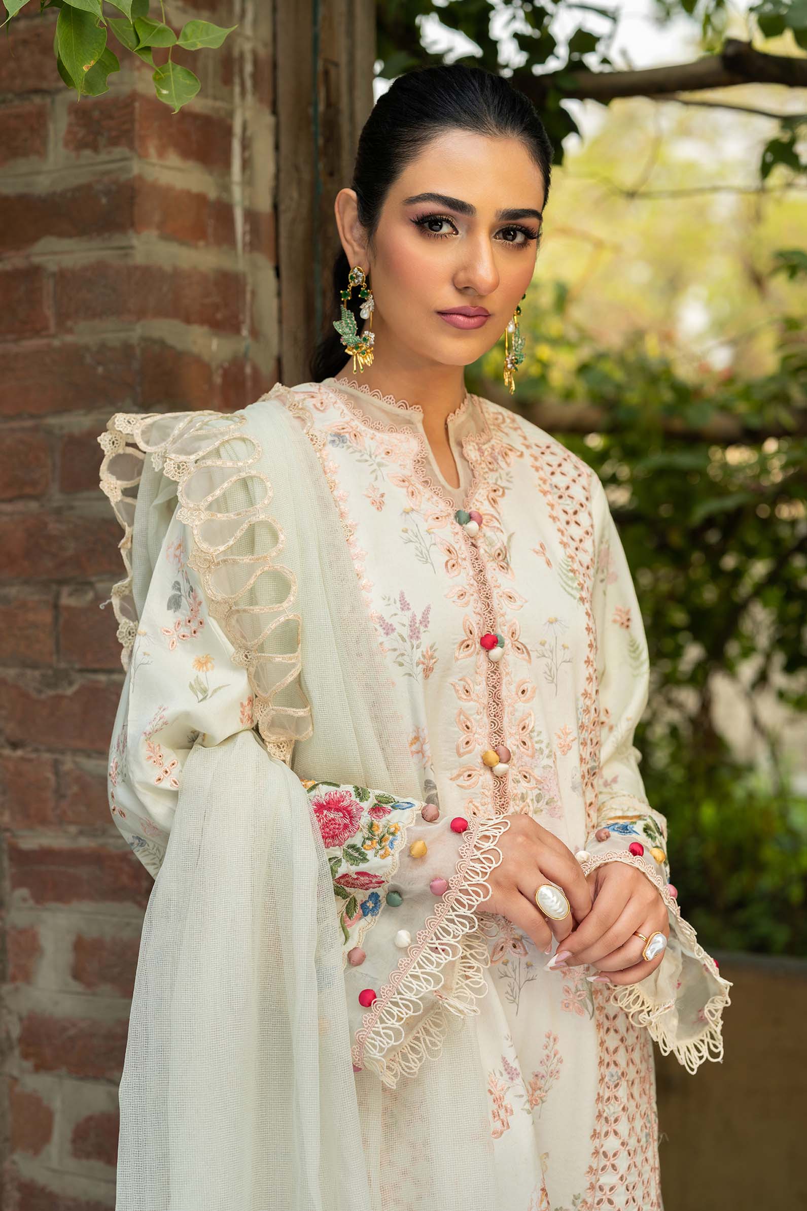 Maryam Hussain | Luxury Lawn 25 | Batik