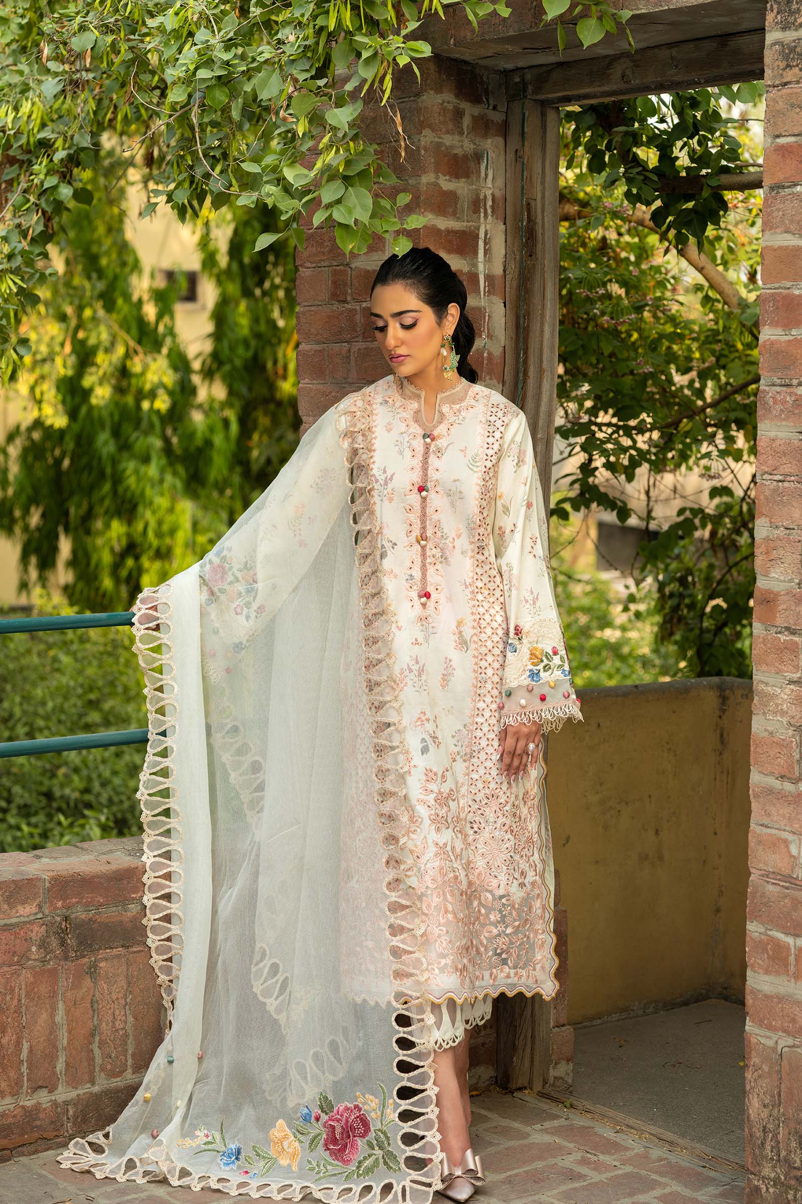 Maryam Hussain | Luxury Lawn 25 | Batik