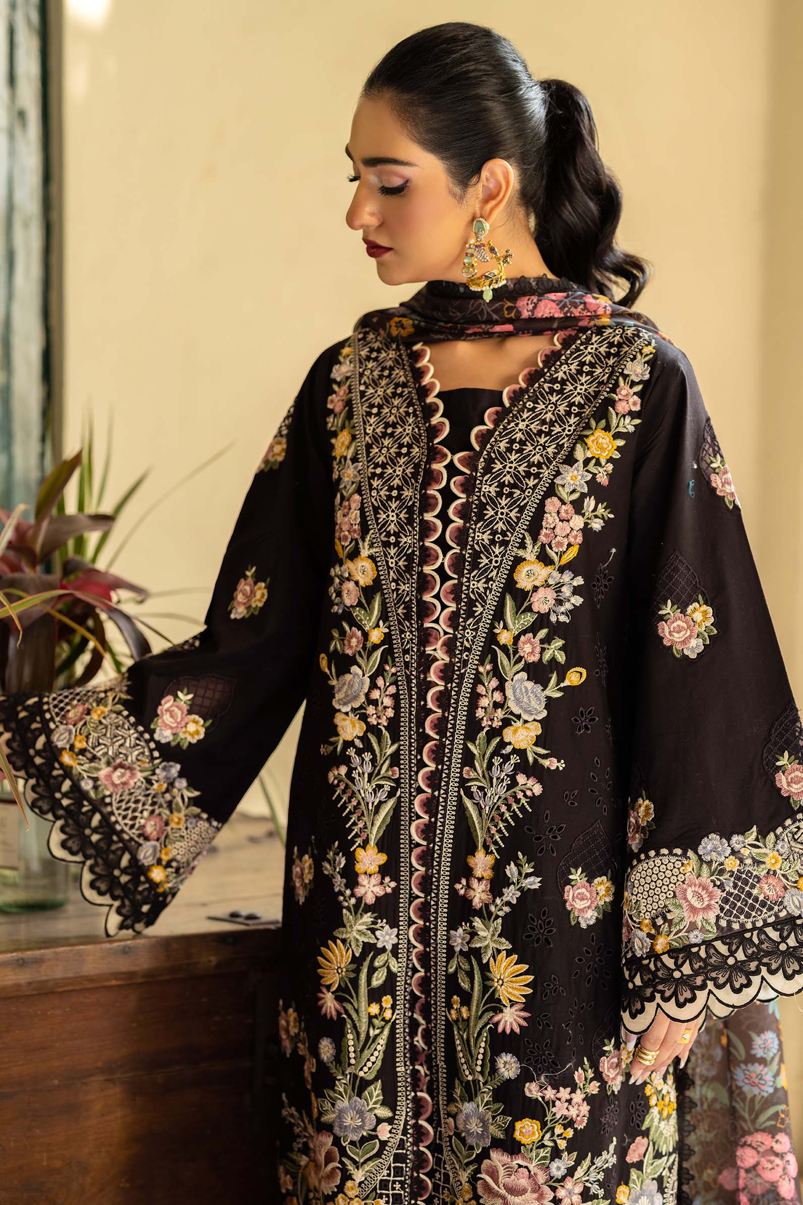 Maryam Hussain | Luxury Lawn 25 | Koyal