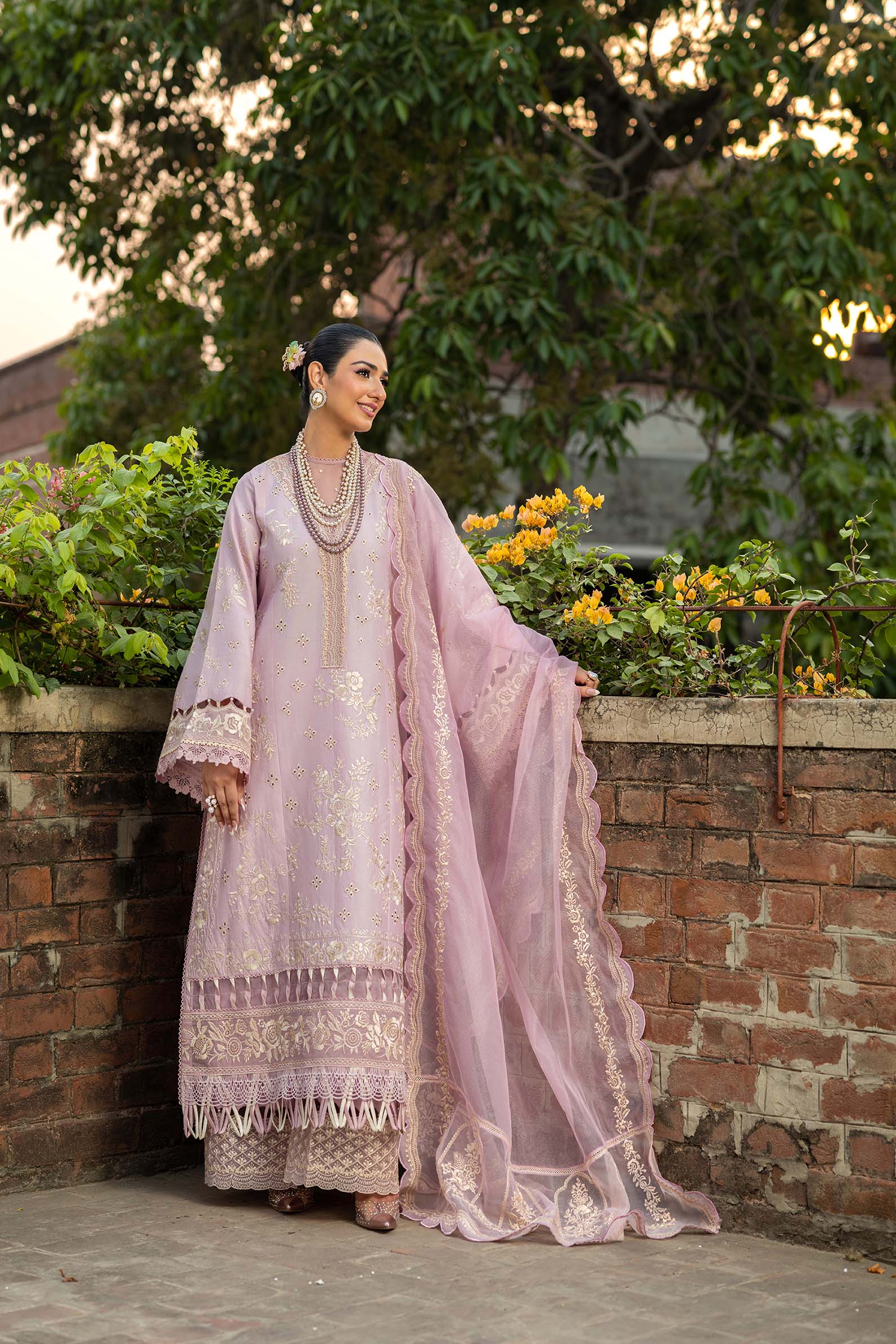 Maryam Hussain | Luxury Lawn 25 | Samar