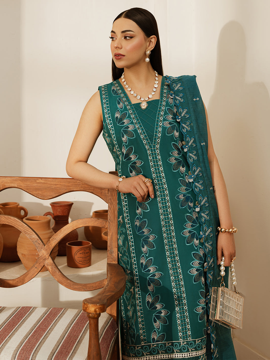 Mahnur | Florence Luxury Lawn 25 | LANA