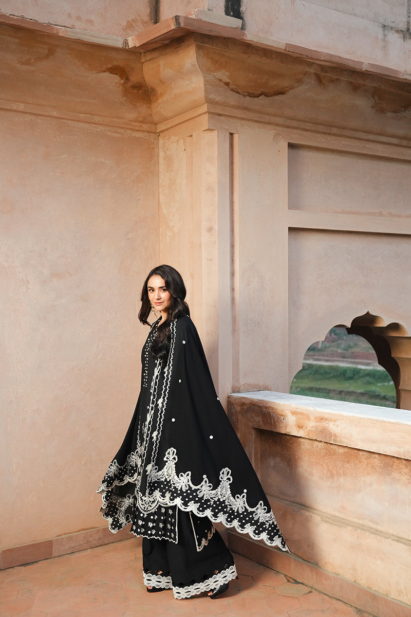 Manara | Vintage Karandi 24 | LUNA