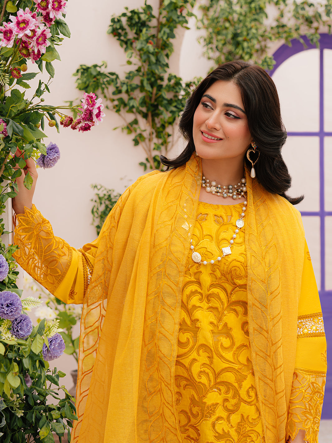 Mahnur | Allenura Luxury Lawn 24 | MERIDIAN