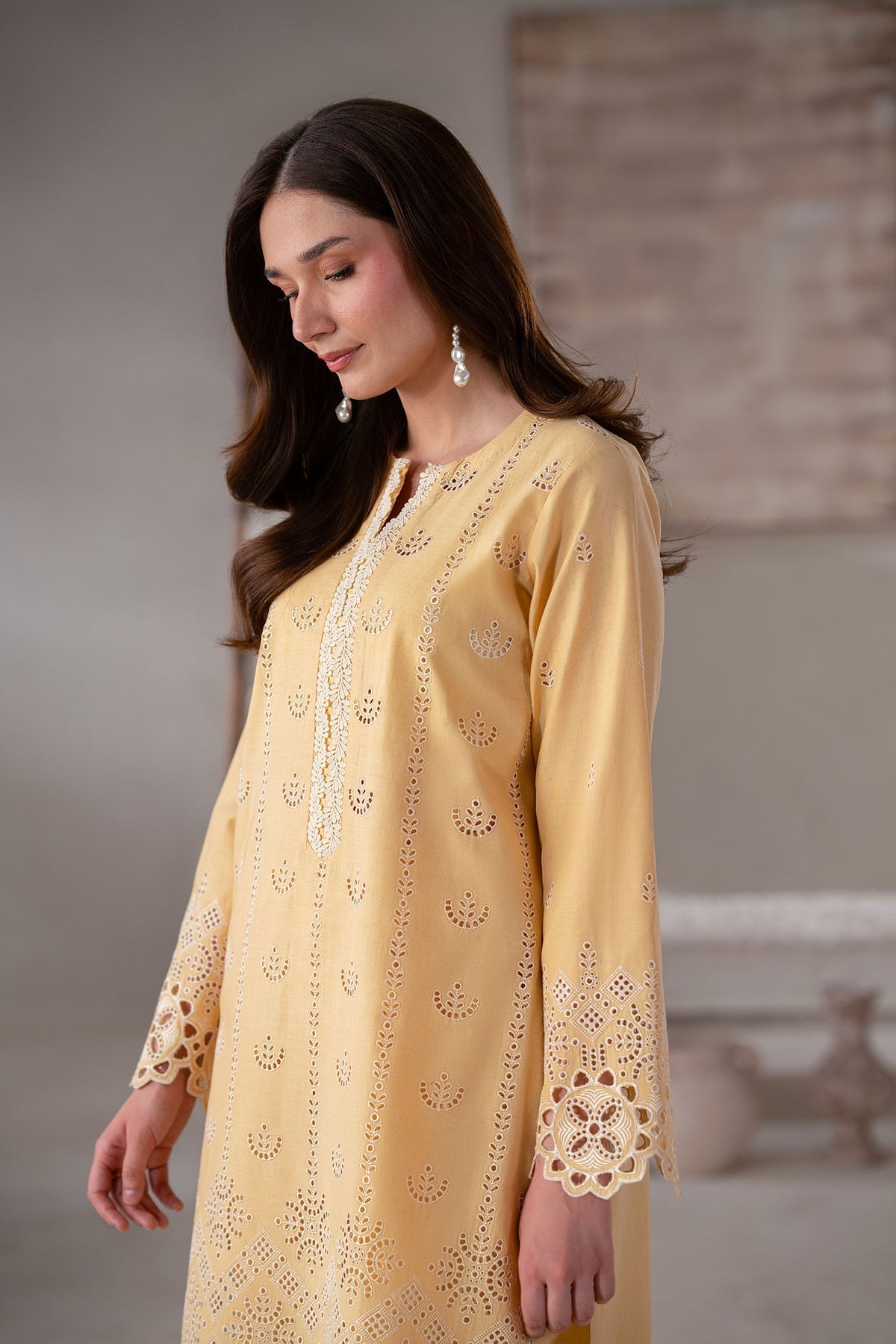 Akbar Aslam | Pret Lawn | Olen