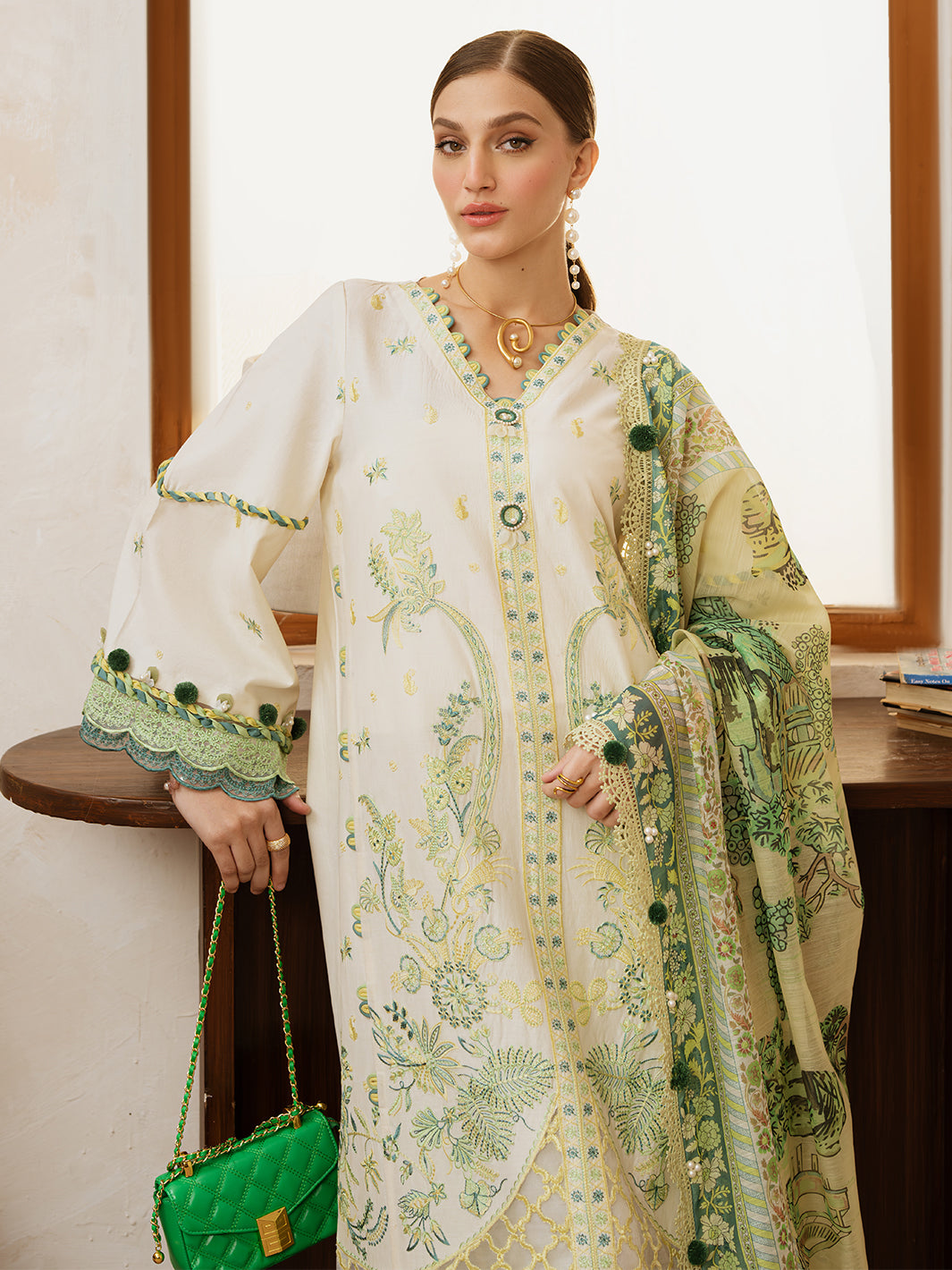 Mahnur | Florence Luxury Lawn 25 | MAHGUL