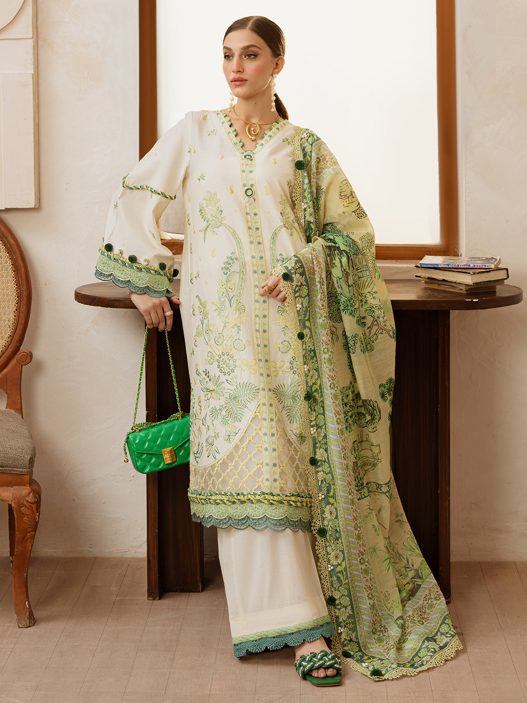 Mahnur | Florence Luxury Lawn 25 | MAHGUL