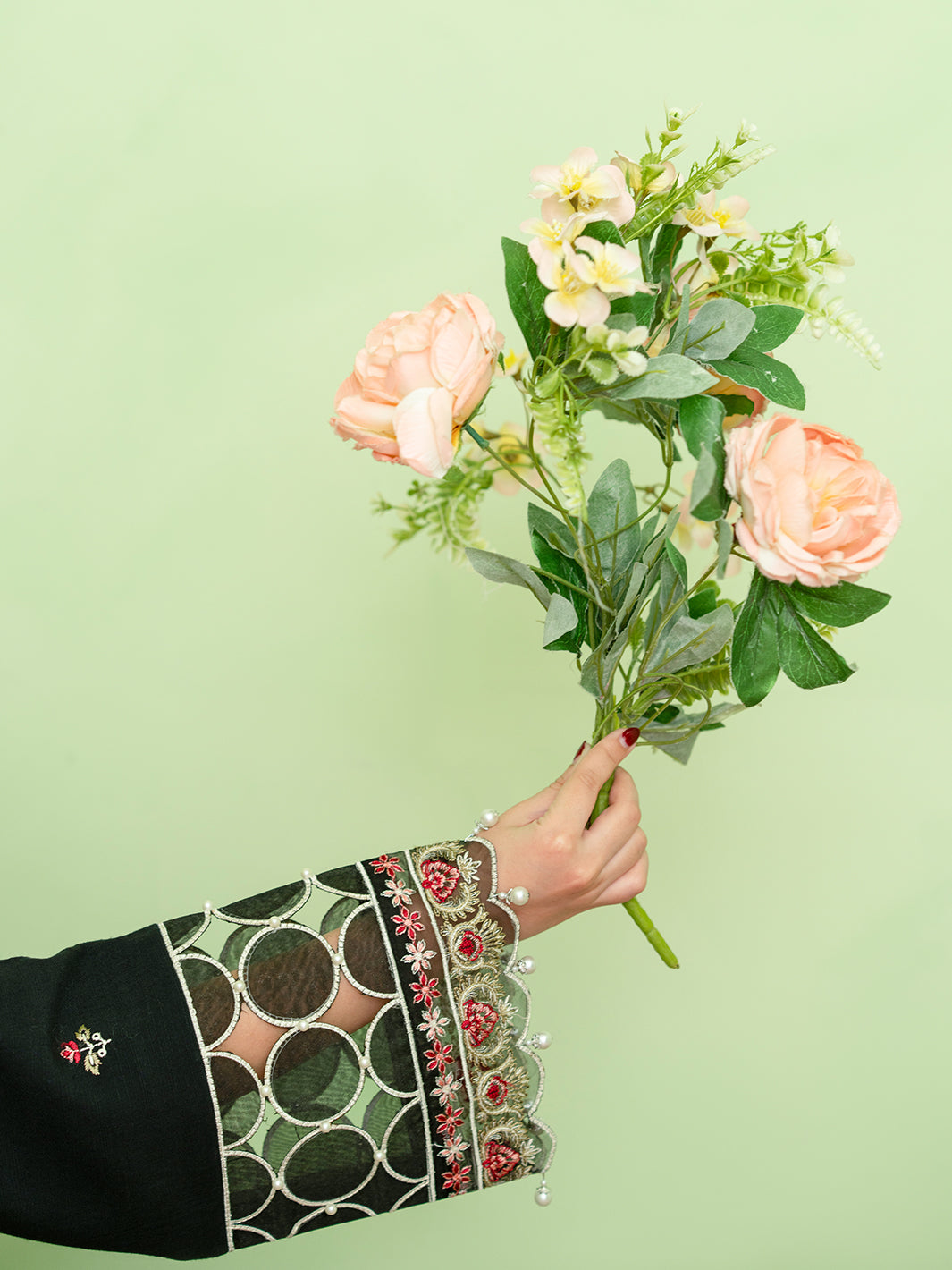 Mahnur | Leila Winter 24 |  Bianca