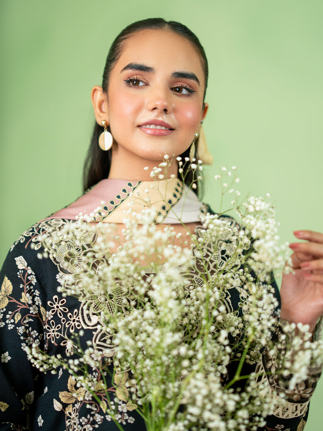 Mahnur | Leila Winter 24 |  Giselle