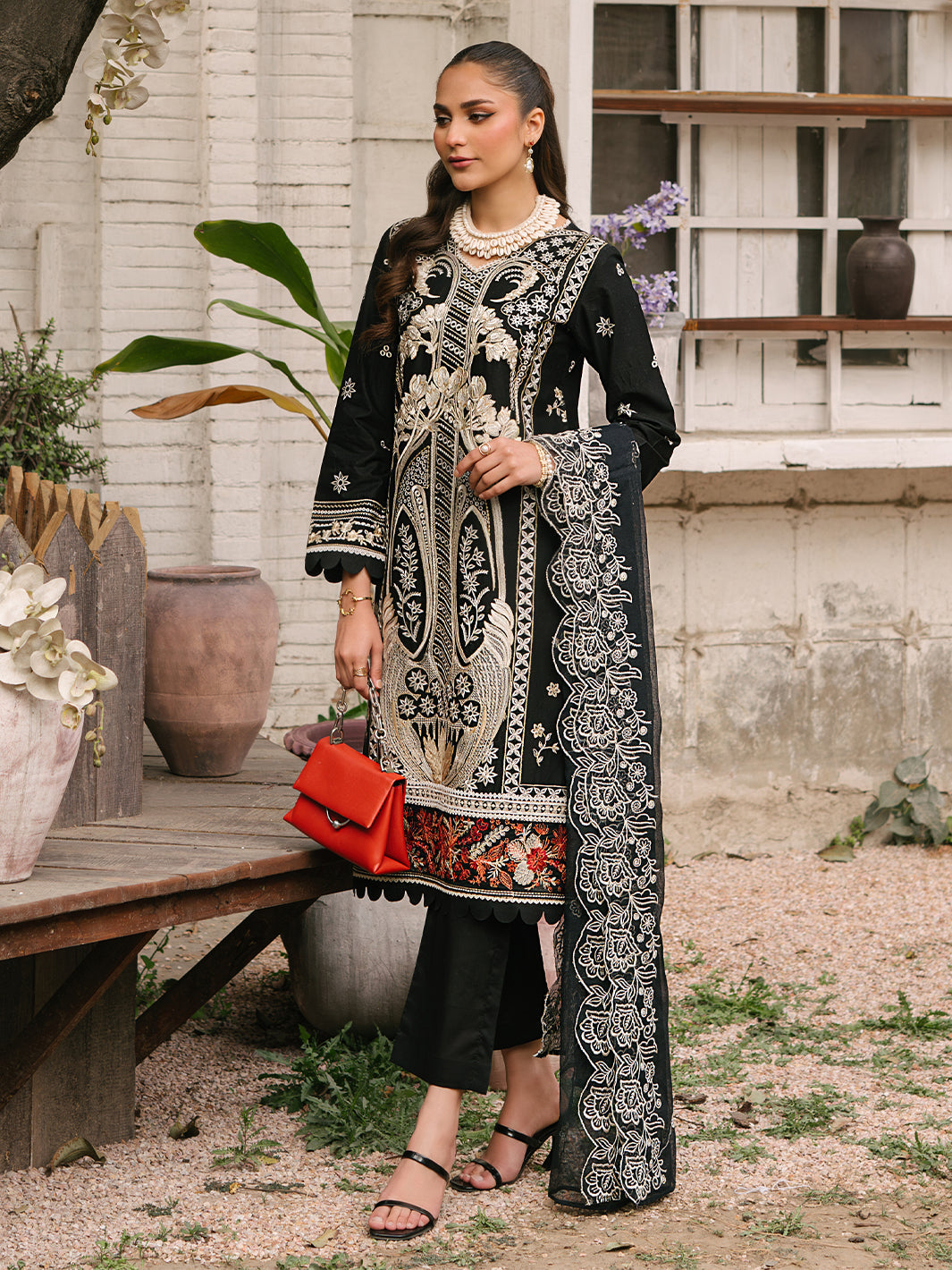 Mahnur | Masakali Luxury Lawn 24 | MK 04 - A