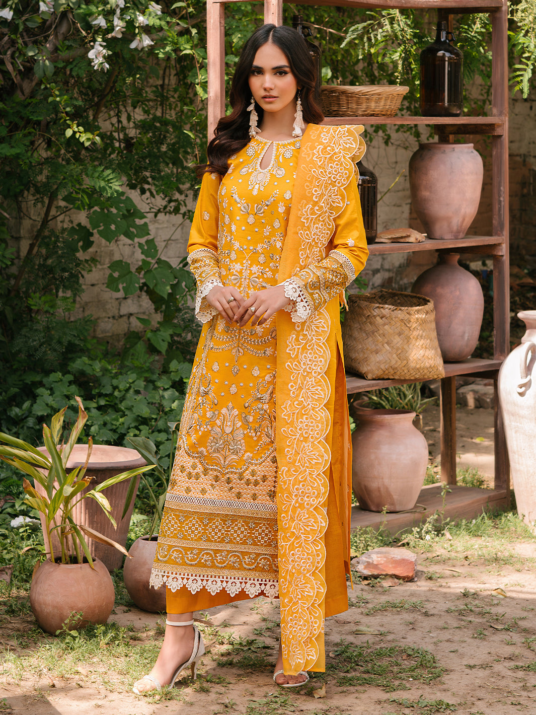 Mahnur | Masakali Luxury Lawn 24 | MK 06 - A