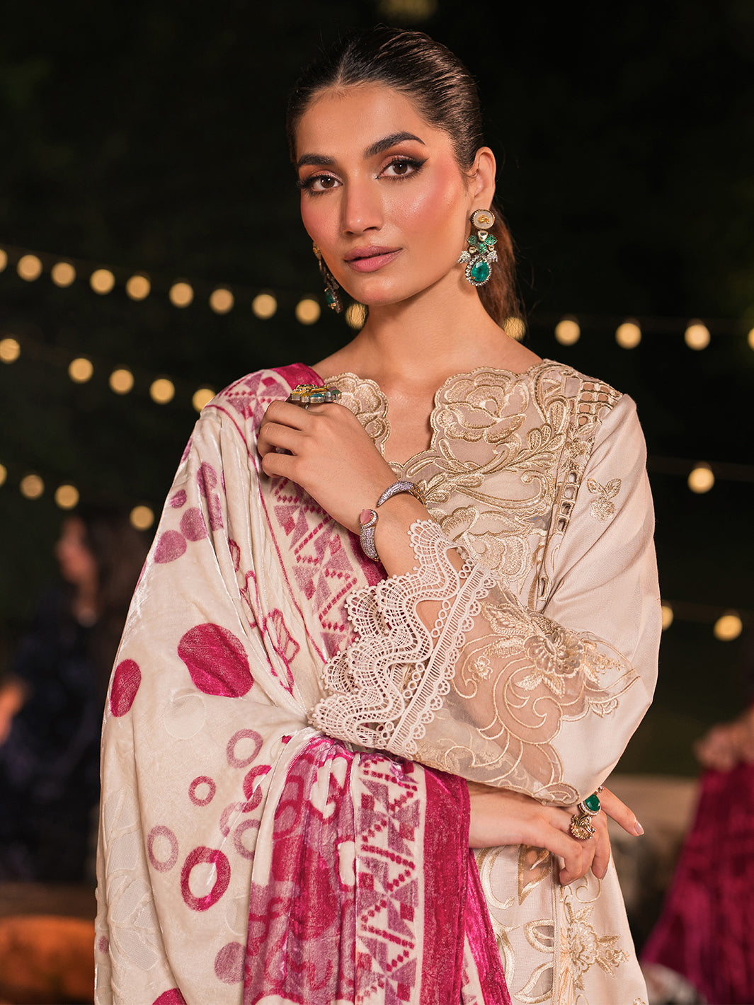 Mahnur | Nazakat Luxury Winter |  VELIS