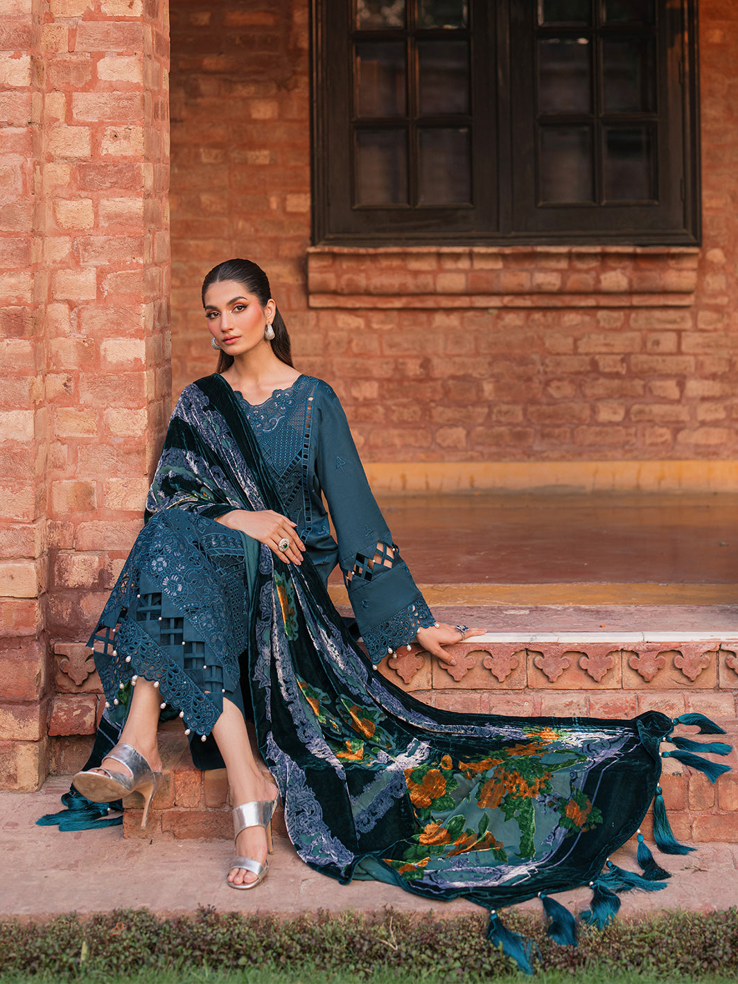 Mahnur | Nazakat Luxury Winter |  AVEN