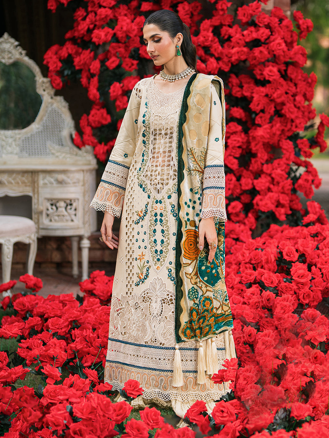 Mahnur | Nazakat Luxury Winter |  ZEYA