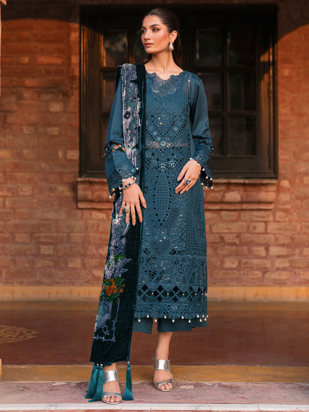 Mahnur | Nazakat Luxury Winter |  AVEN