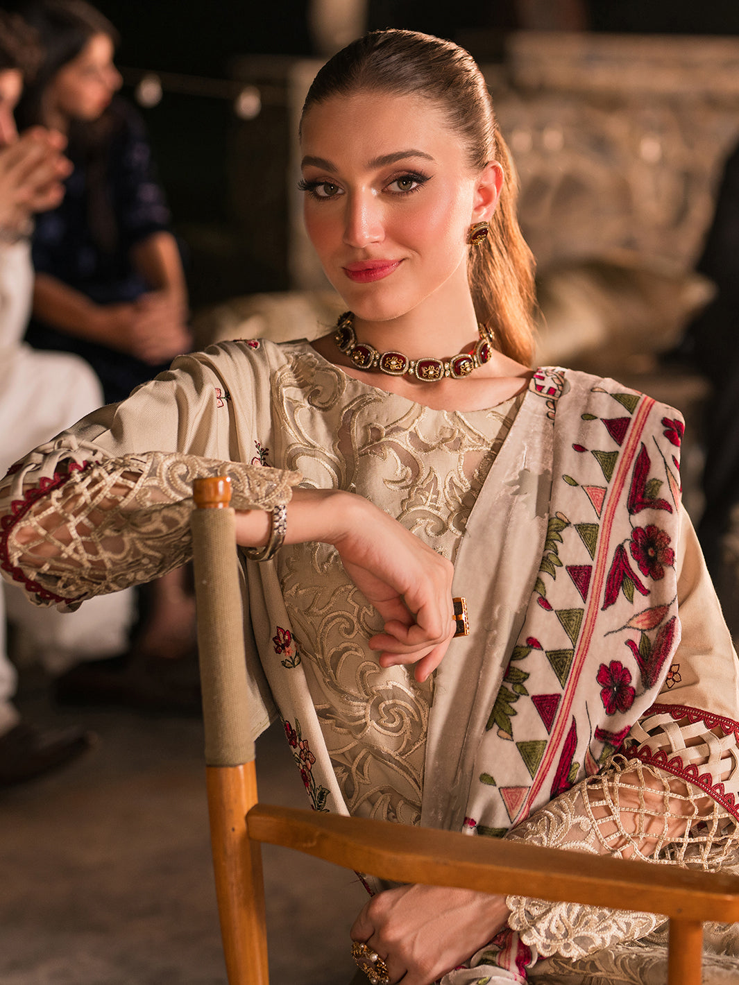 Mahnur | Nazakat Luxury Winter |  KIVA