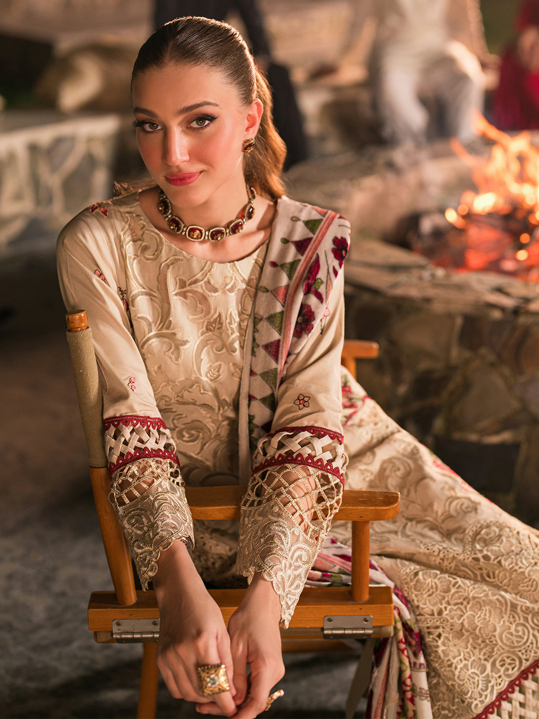 Mahnur | Nazakat Luxury Winter |  KIVA