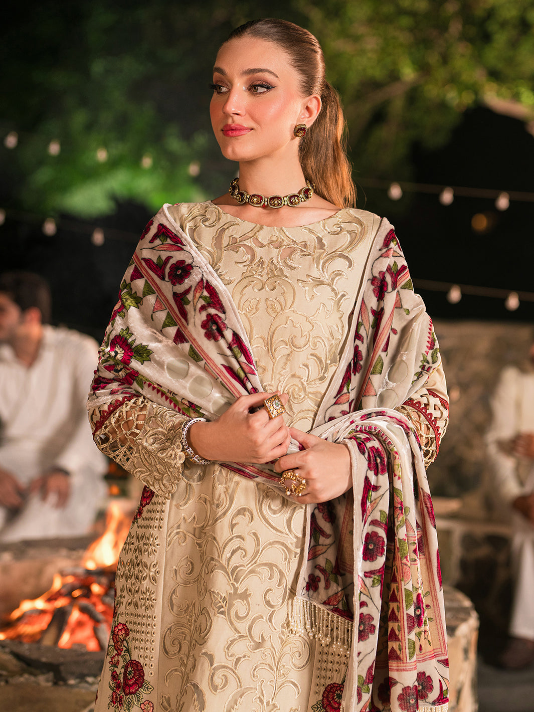 Mahnur | Nazakat Luxury Winter |  KIVA