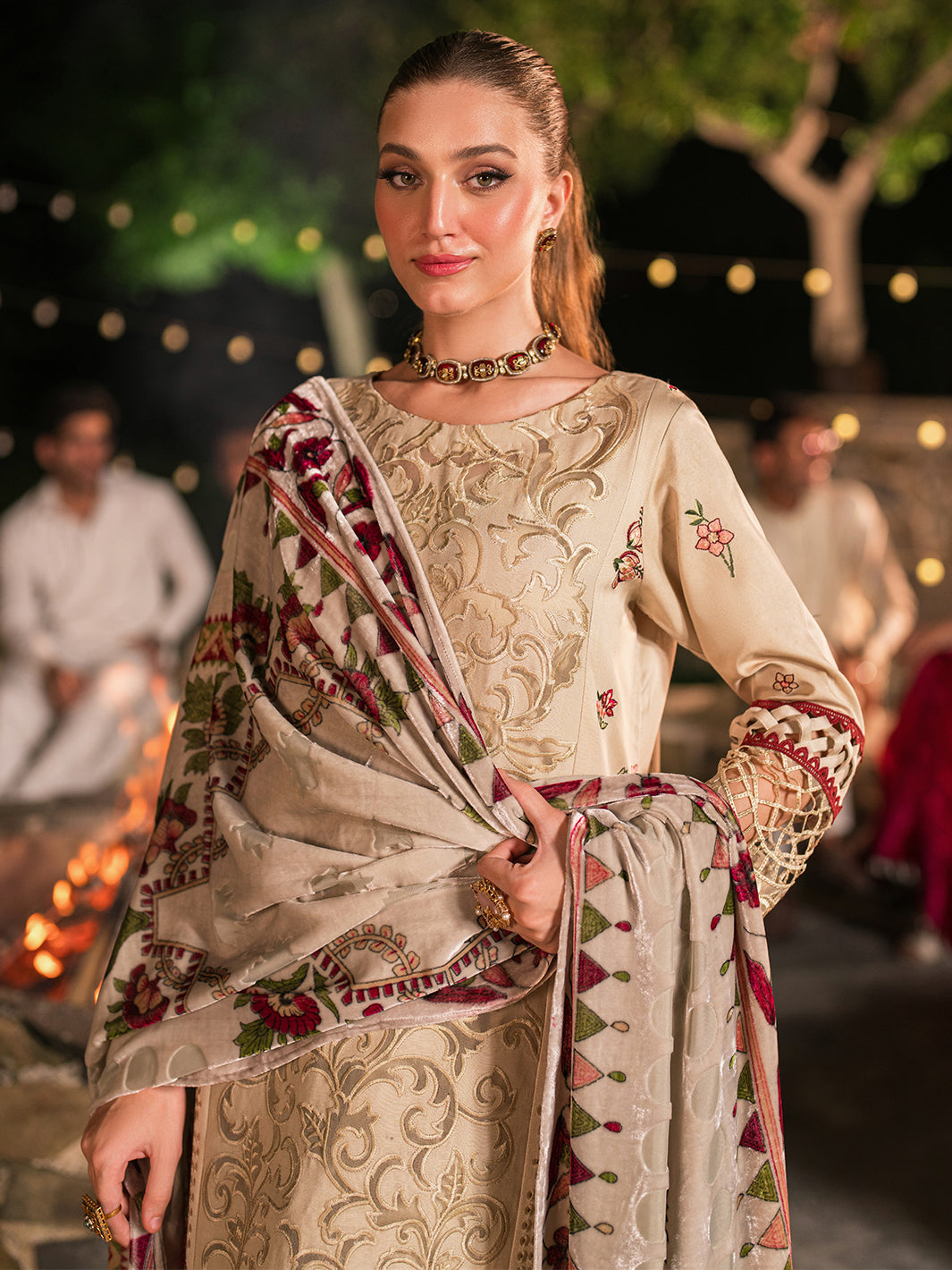 Mahnur | Nazakat Luxury Winter |  KIVA