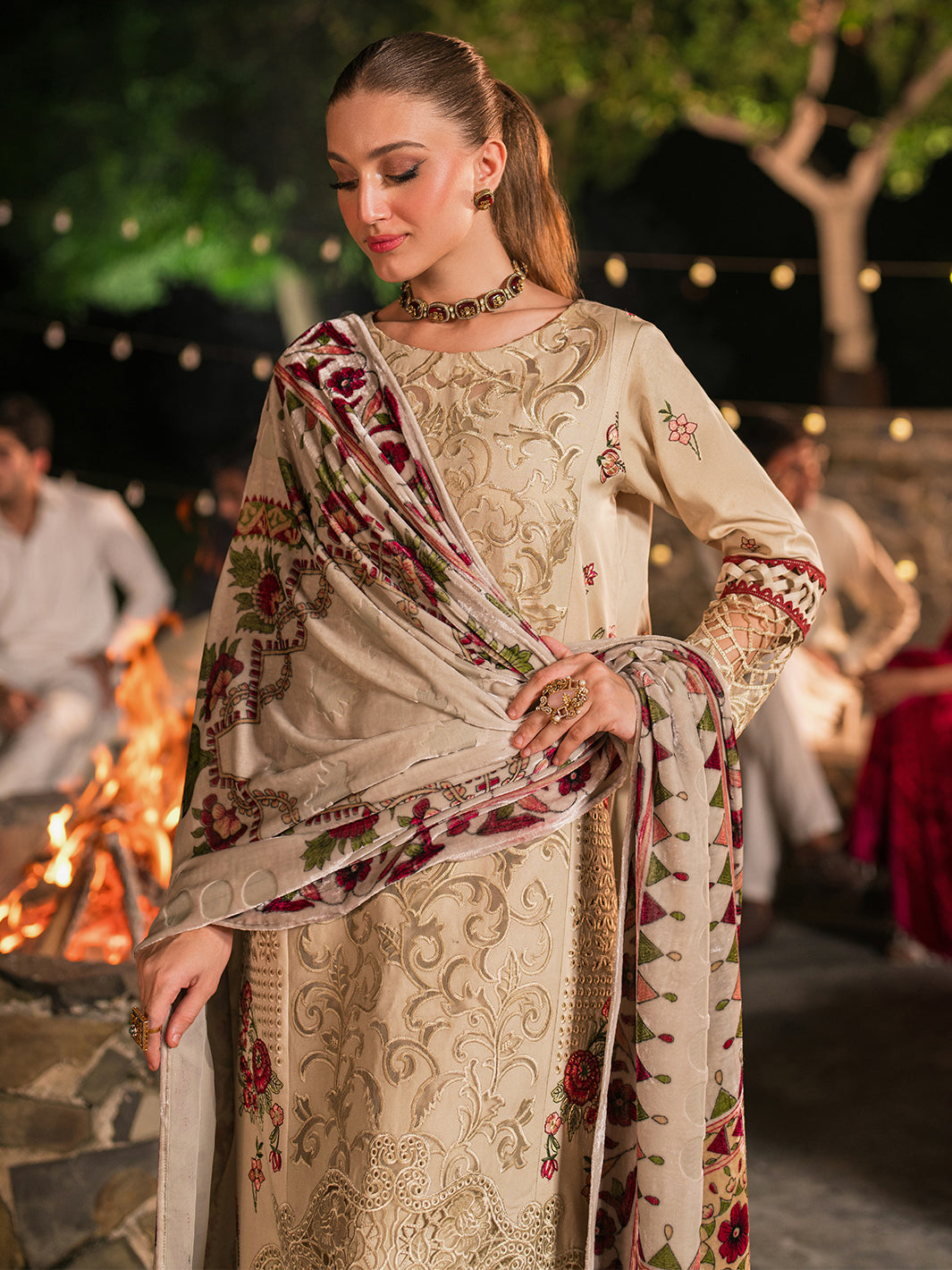 Mahnur | Nazakat Luxury Winter |  KIVA