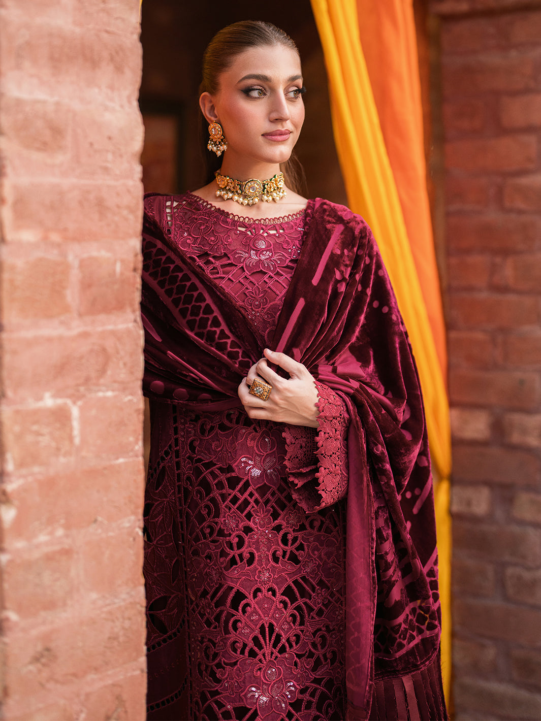 Mahnur | Nazakat Luxury Winter |  REINA