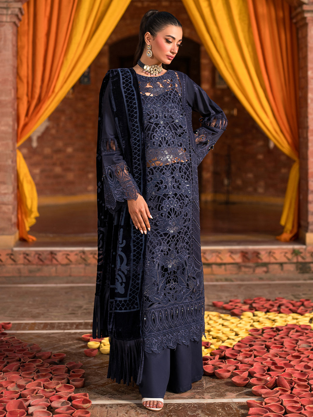 Mahnur | Nazakat Luxury Winter |  SIRA