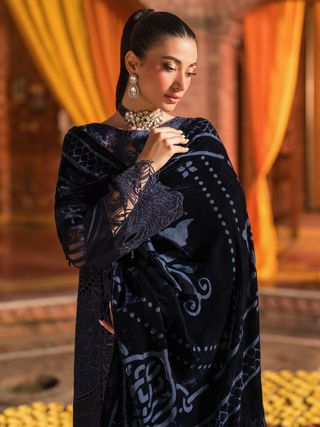 Mahnur | Nazakat Luxury Winter |  SIRA