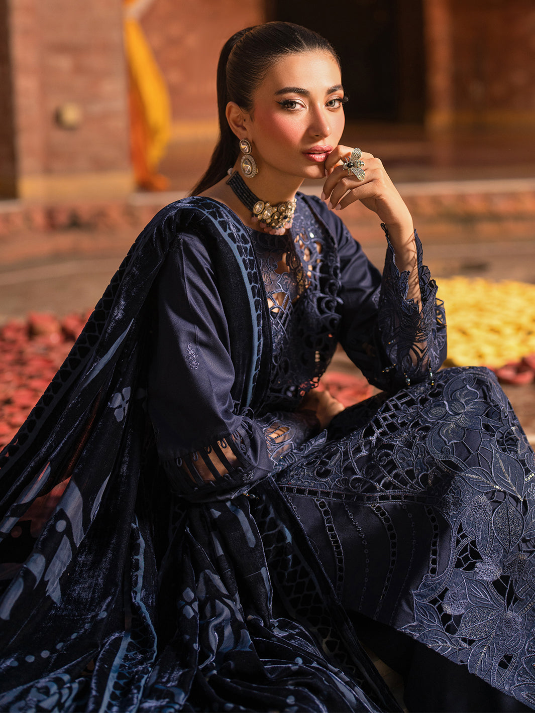 Mahnur | Nazakat Luxury Winter |  SIRA