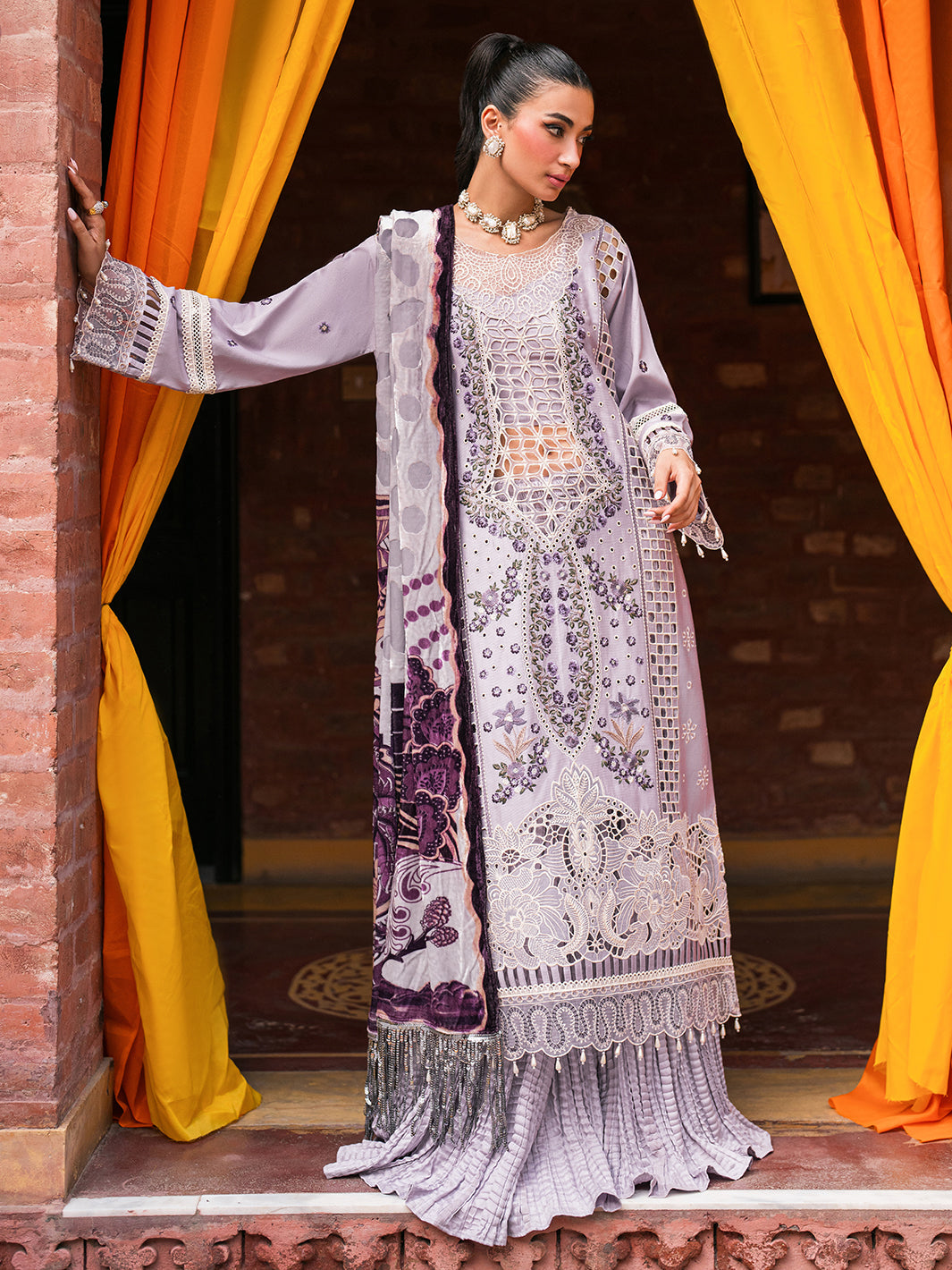 Mahnur | Nazakat Luxury Winter |  VANA