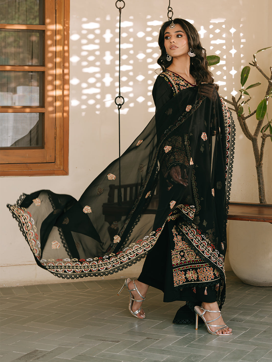 Mahnur | Shanaya Luxury Lawn 25 | Zehra