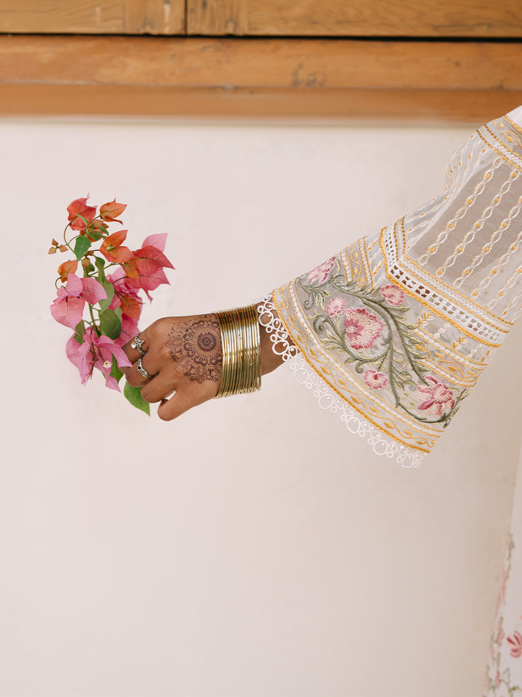 Mahnur | Shanaya Luxury Lawn 25 | Elnaz