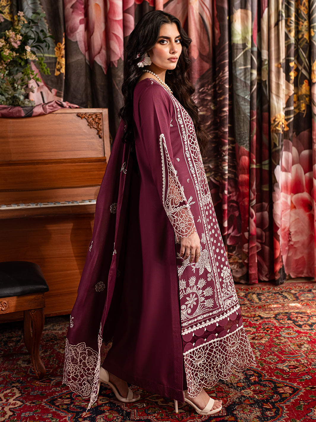 Mahnur | Veronica Luxury Karandi 24 | ROSE