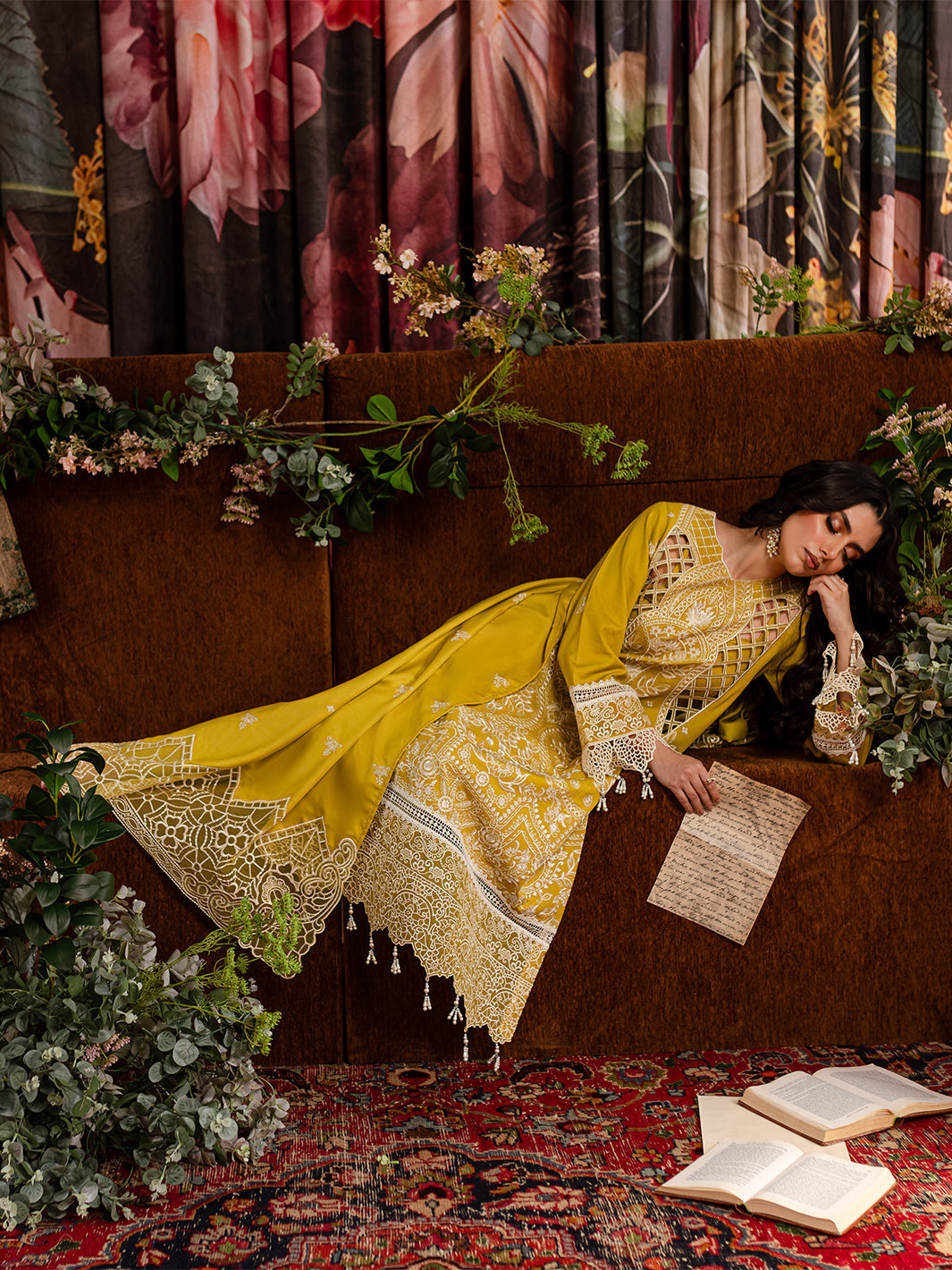 Mahnur | Veronica Luxury Karandi 24 | CLARA