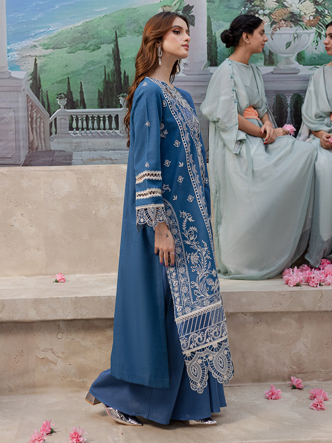 Mahnur | Veronica Luxury Karandi 24 | DOROTHY