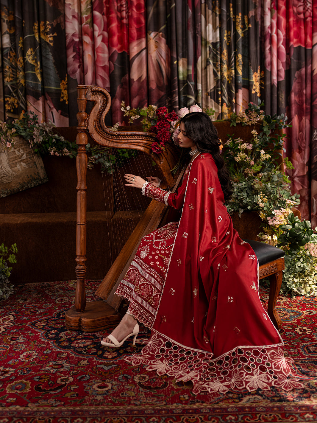 Mahnur | Veronica Luxury Karandi 24 | LILLIAN