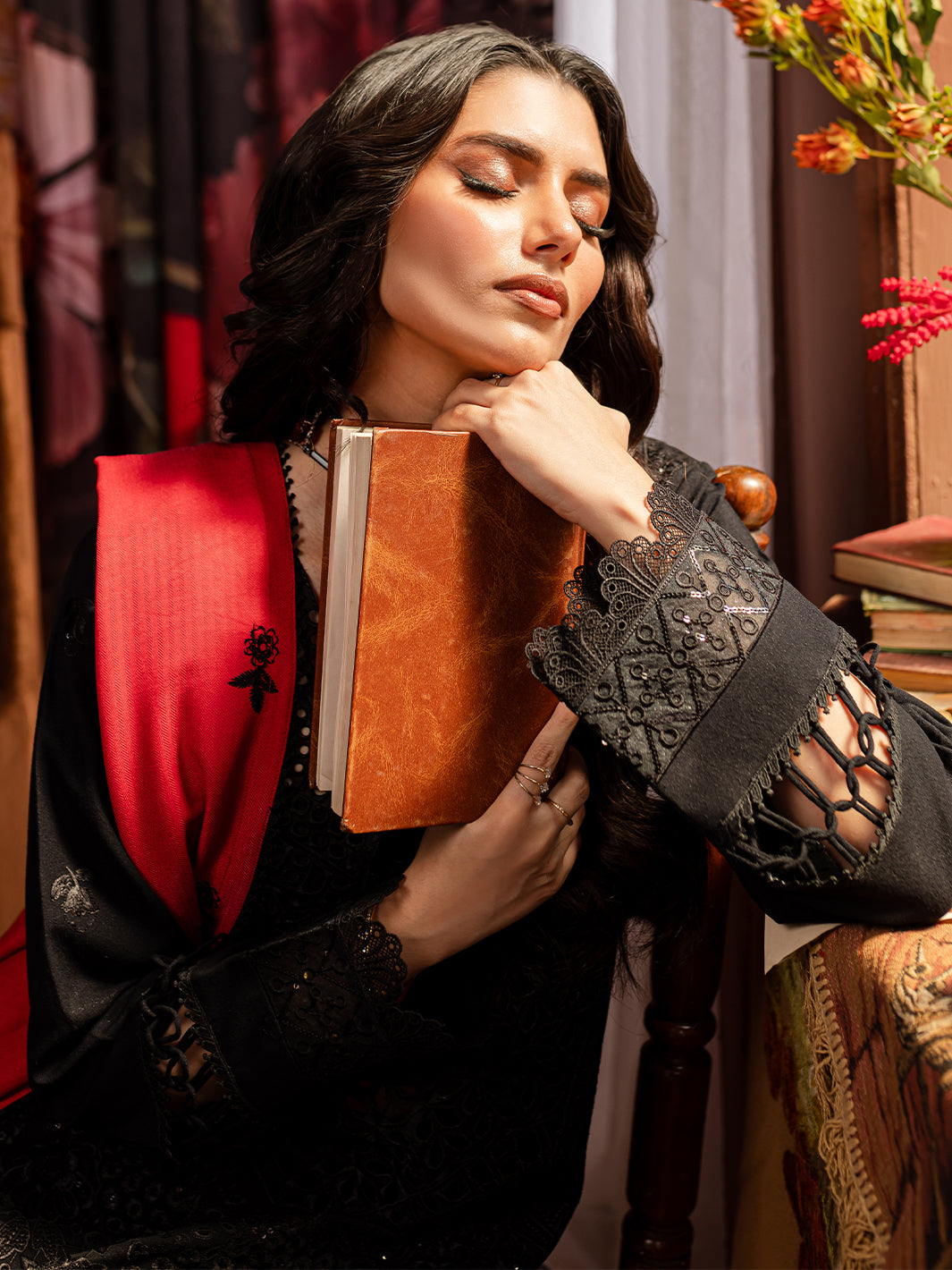 Mahnur | Veronica Luxury Karandi 24 | MARGARET