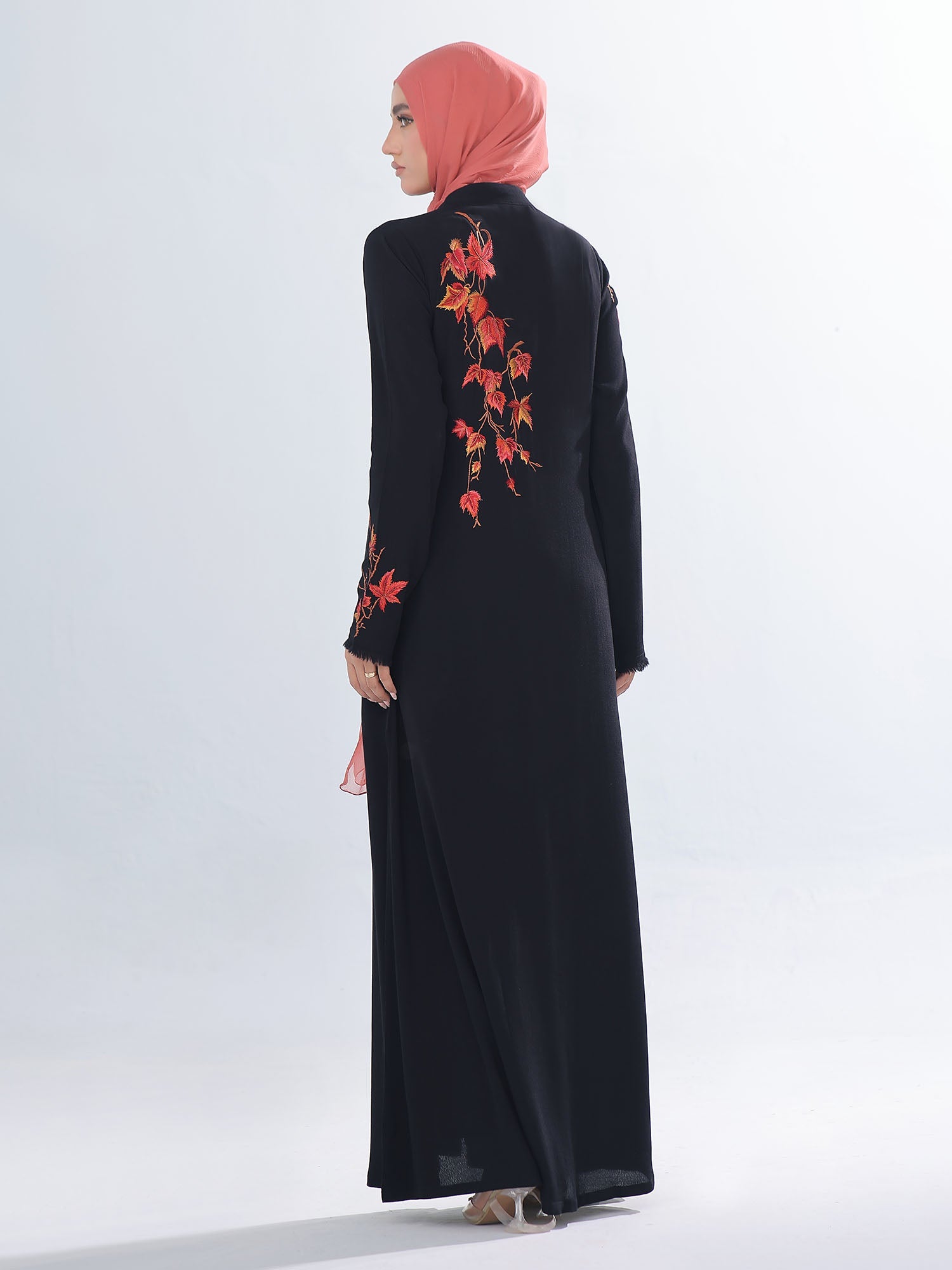 Maple Noir Abaya