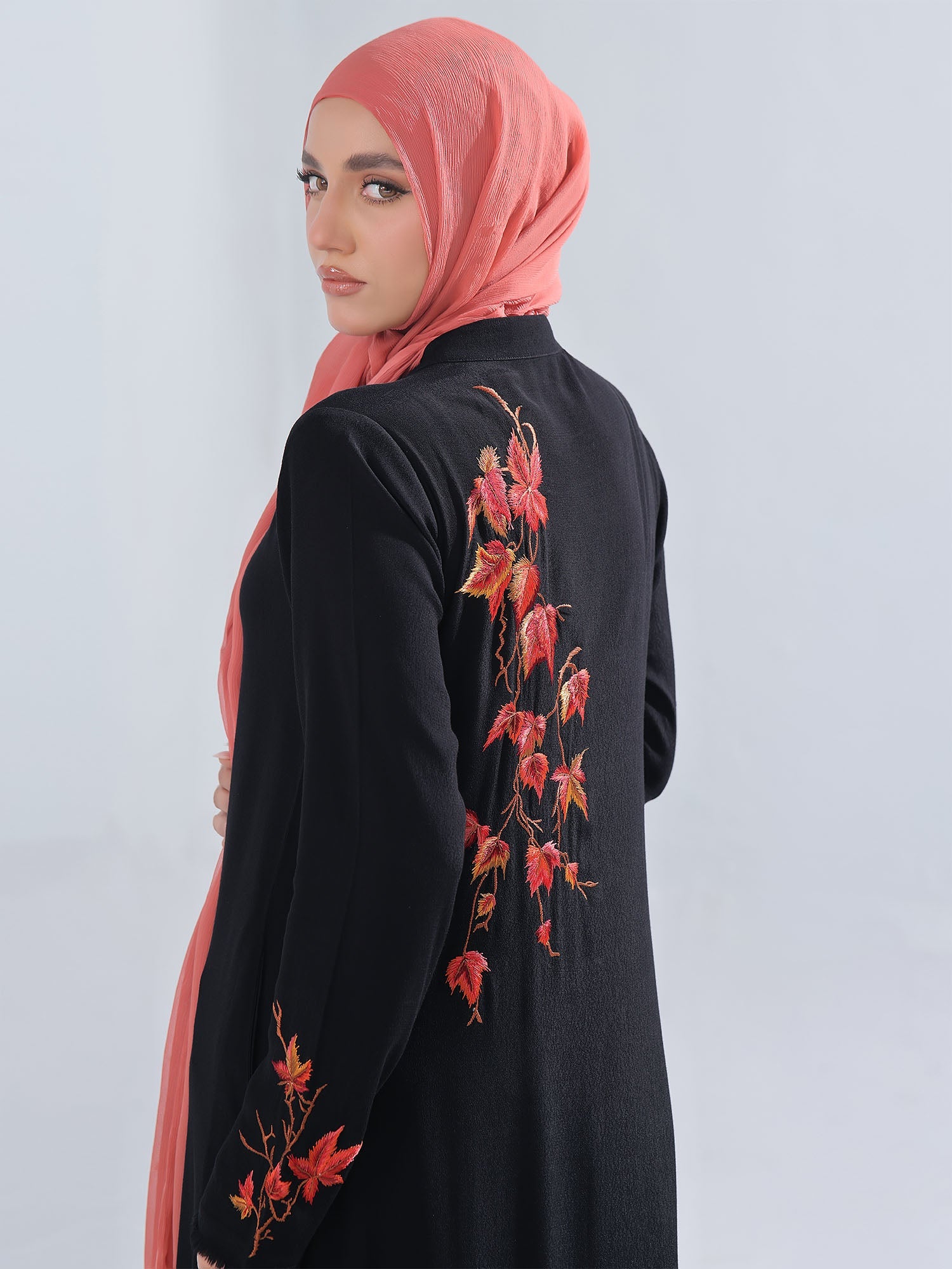 Maple Noir Abaya