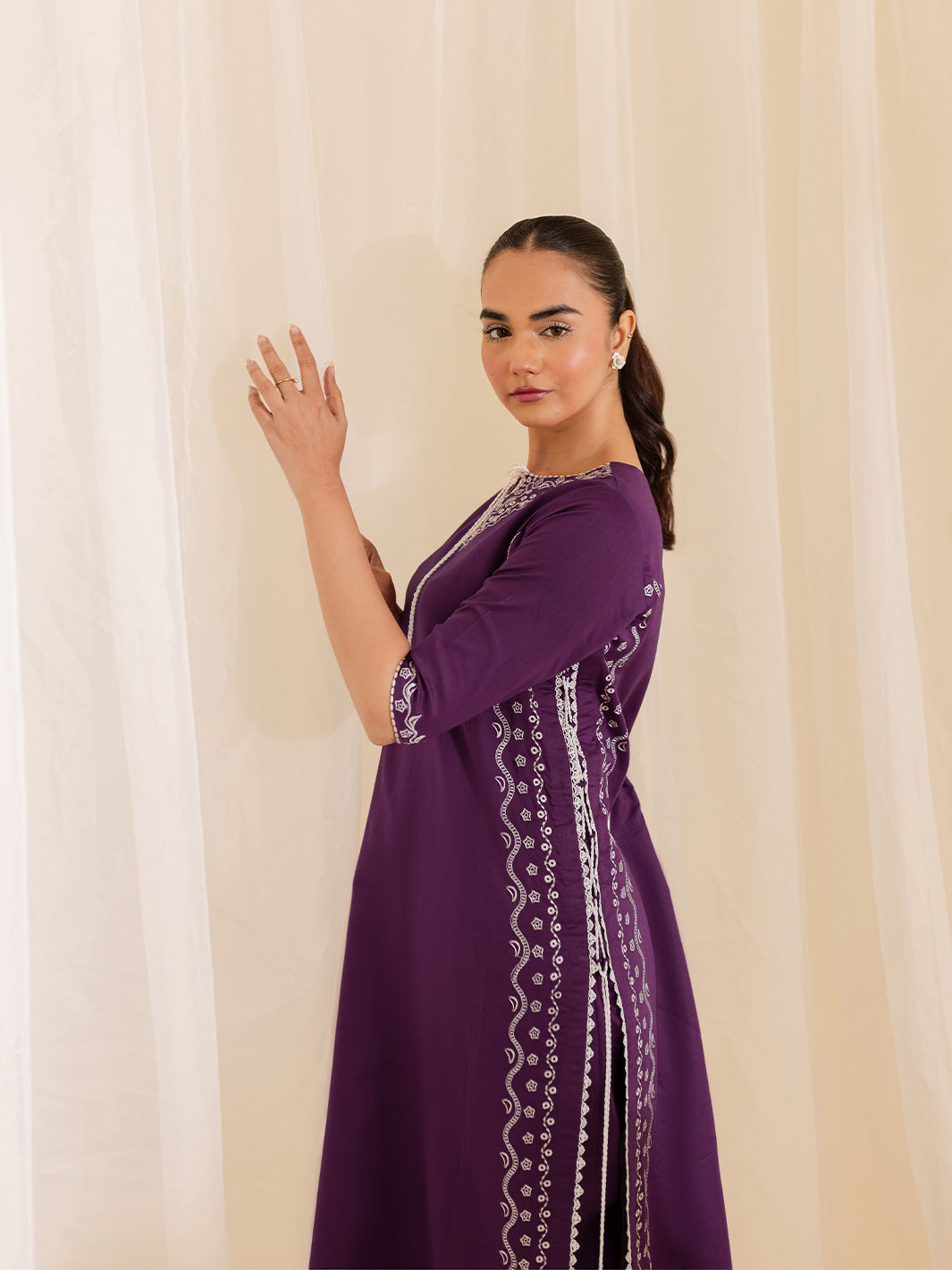 Mahnur | Petal Whispers Lawn Pret | Petalina