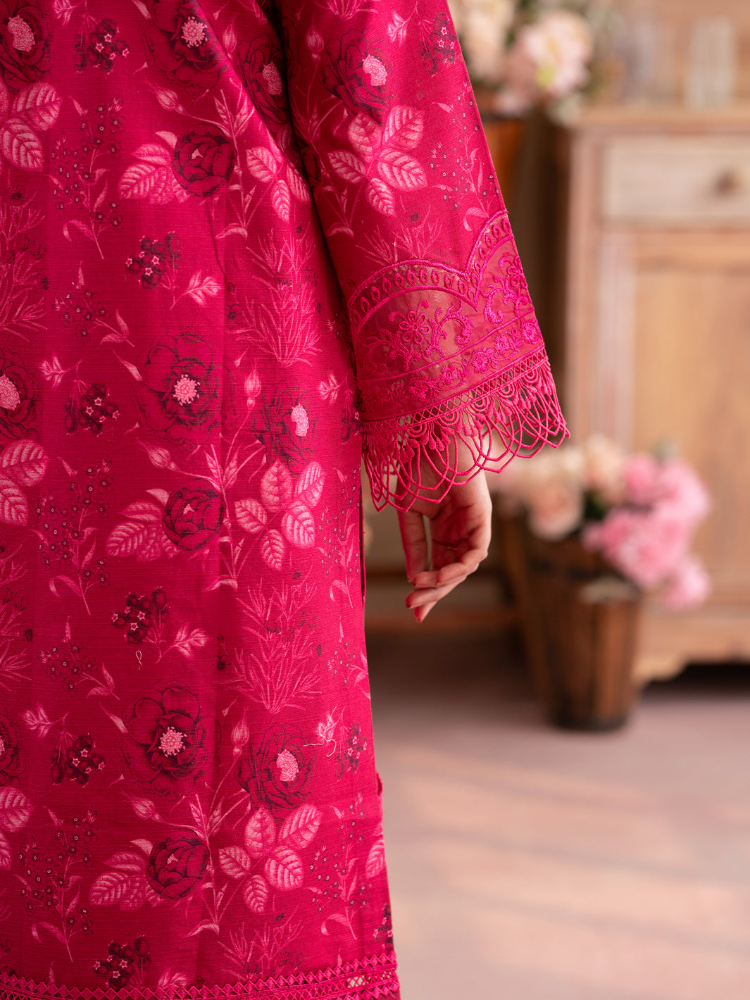 Mahnur | Leila Winter 24 |  Petunia