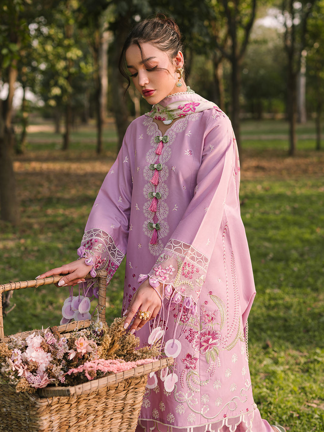 Mahnur | Dahlia Luxury Lawn 25 | Rosa