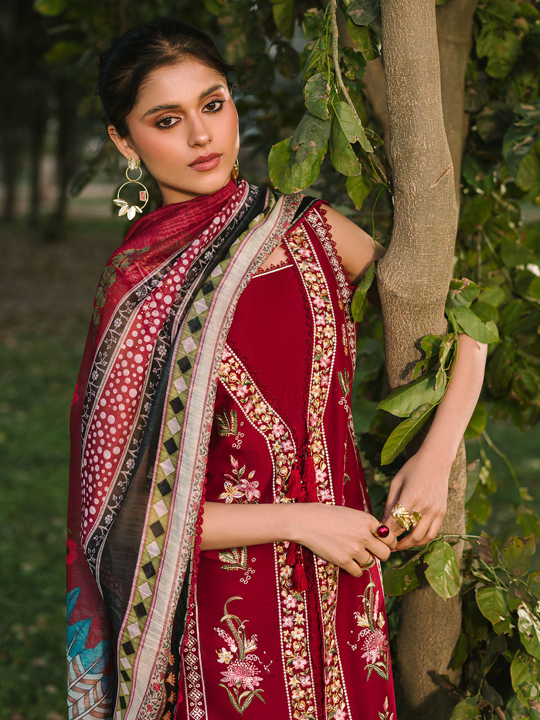 Mahnur | Dahlia Luxury Lawn 25 | Rosina