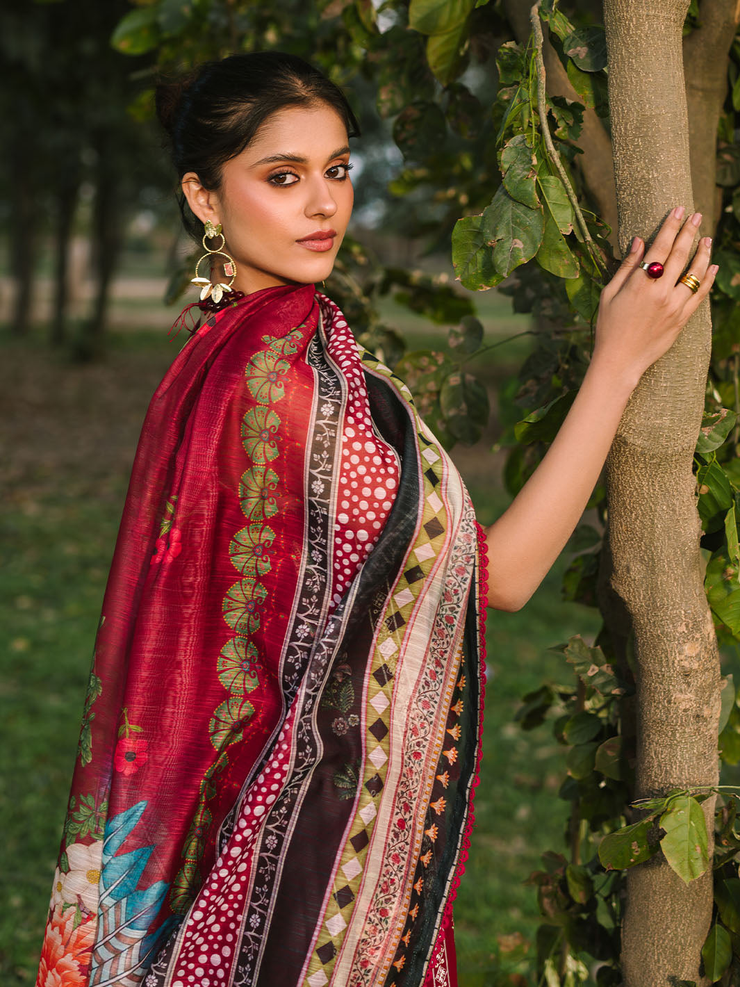 Mahnur | Dahlia Luxury Lawn 25 | Rosina