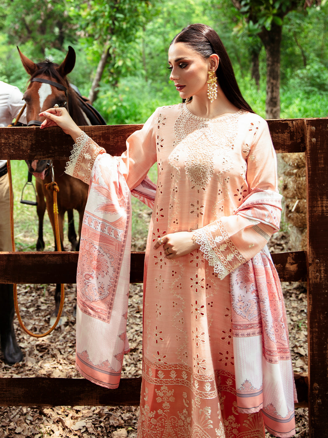 Mahnur | Hazel Winter 24 | SOPHIE