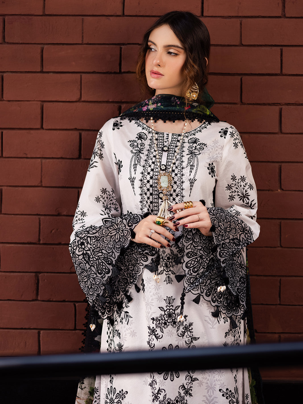 Mahnur | After Hours Luxury Lawn 25 | Sundaze Soiree