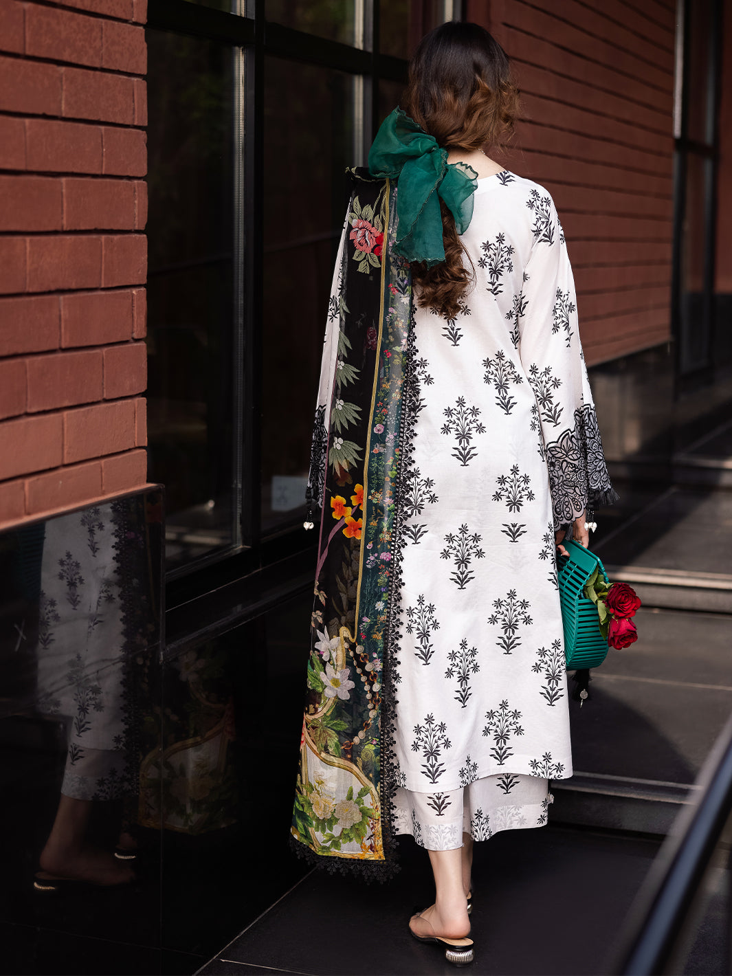 Mahnur | After Hours Luxury Lawn 25 | Sundaze Soiree