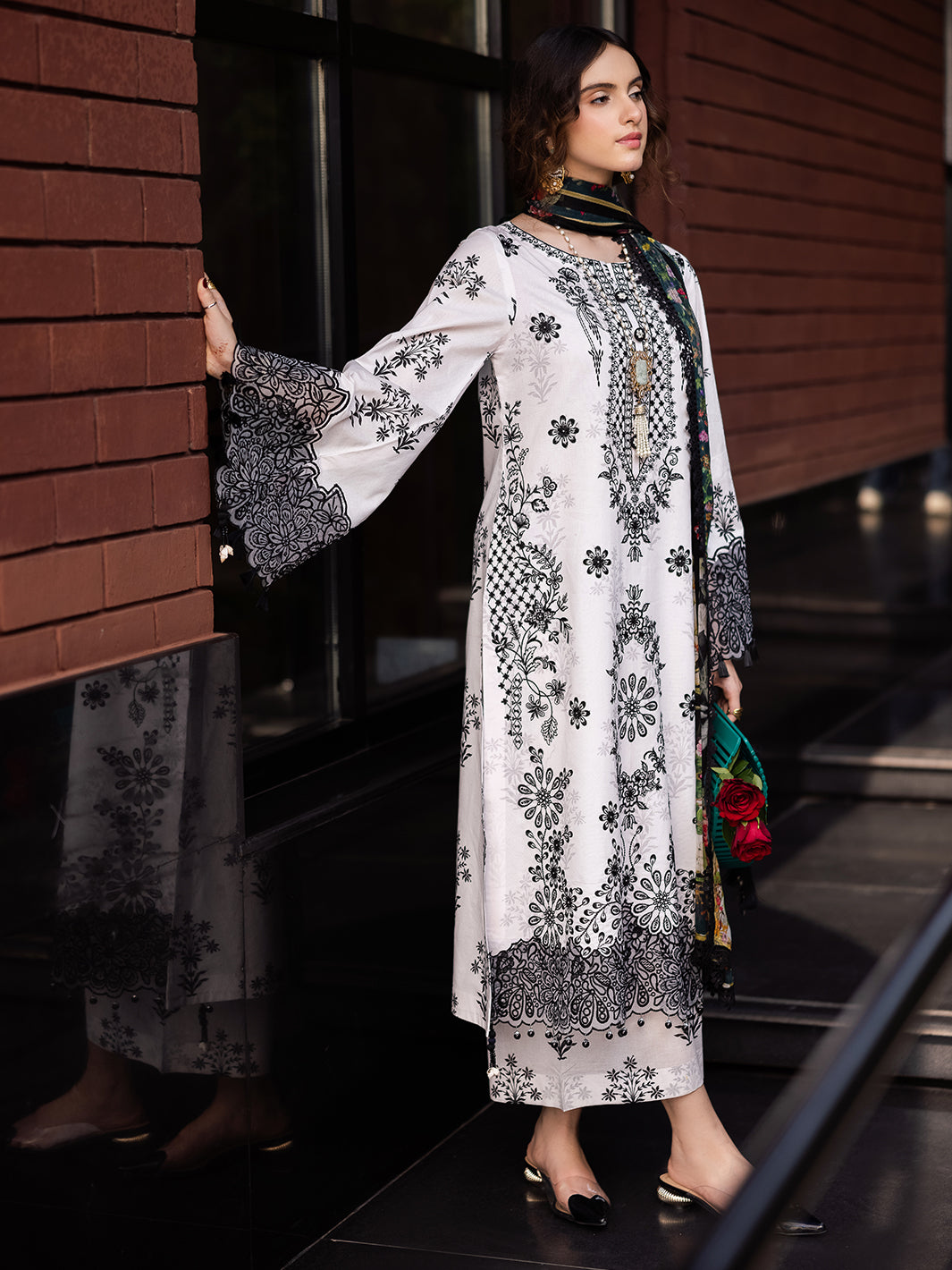 Mahnur | After Hours Luxury Lawn 25 | Sundaze Soiree