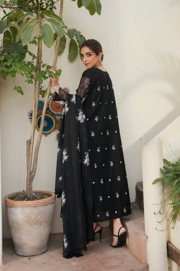 Manara | Luxury Lawn 24 | PEARL